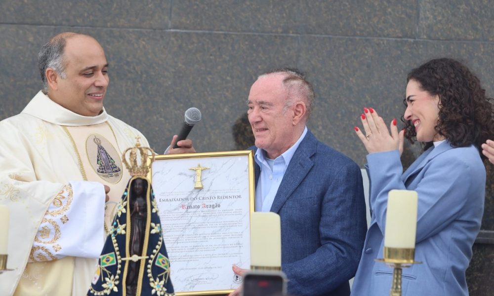 Renato Aragão se torna embaixador do Cristo Redentor nos 94 anos do monumento