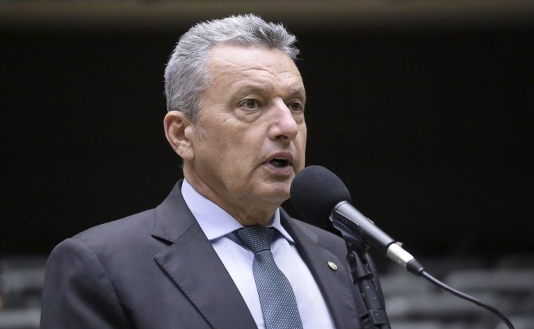 Comissão aprova projeto que prevê apoio financeiro para atleta de baixa renda pagar taxas em competições – Notícias