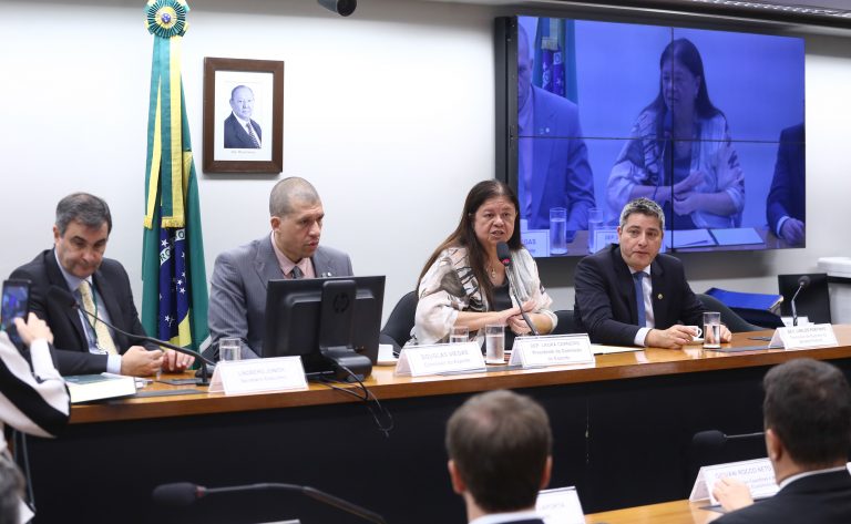 Deputados buscam solução para entrave no rateio de R$ 767 milhões das bets entre atletas e clubes – Notícias