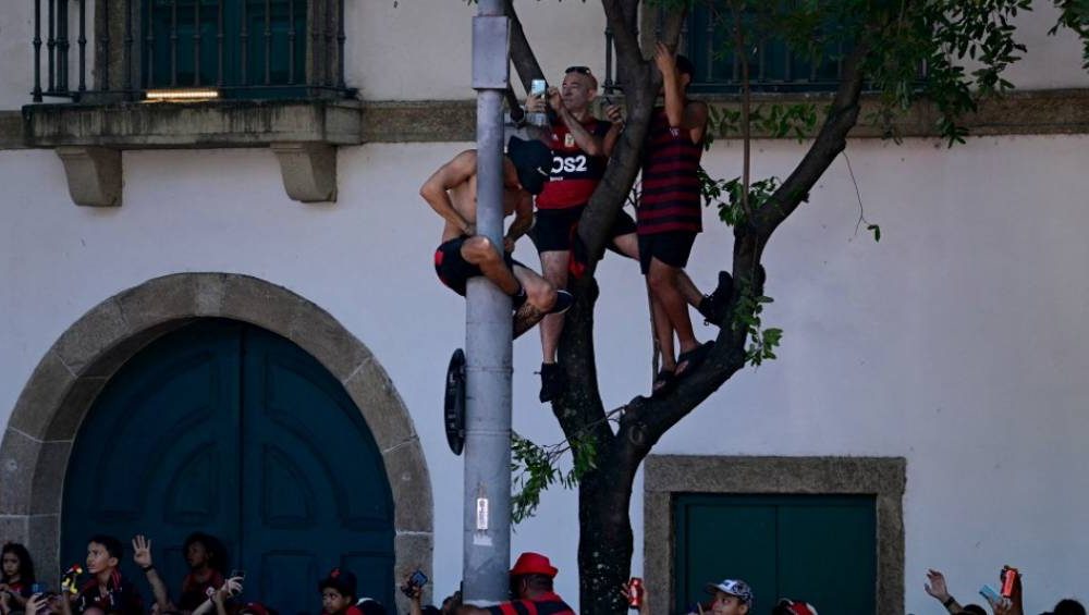 Festa do Flamengo tetracampeão da Libertadores vira confusão e correria