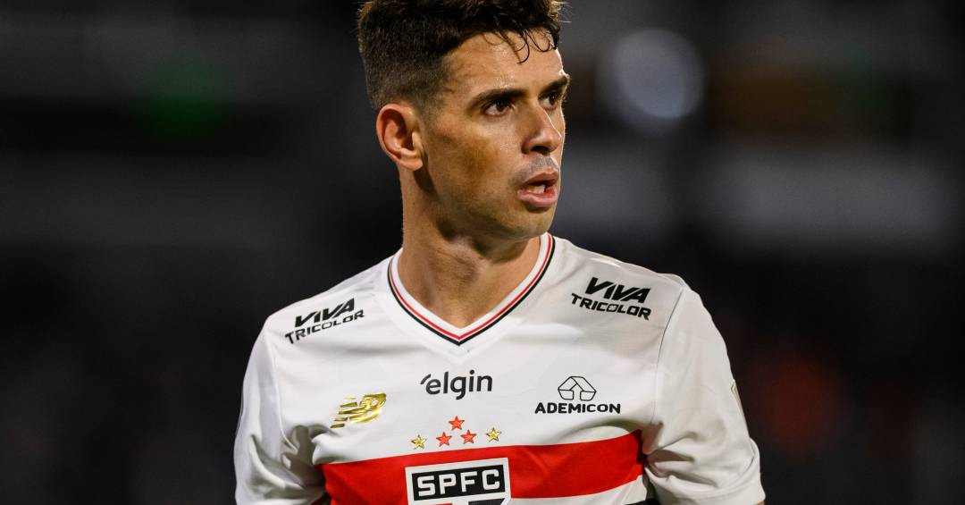 Oscar se pronuncia após passar mal em testes no CT do São Paulo e internação