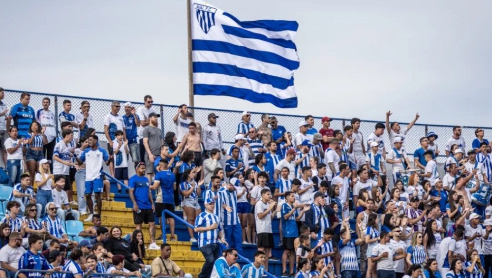 Torcedora do Avaí ataca torcida do Remo com ofensas racistas e xenofóbicas