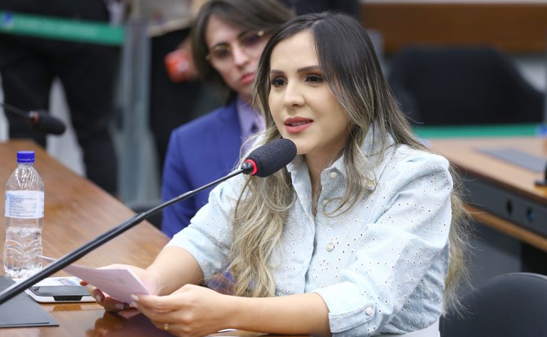 Comissão aprova troca do termo “síndrome de Down” por “Trissomia do Cromossomo 21” em documentos e leis – Notícias