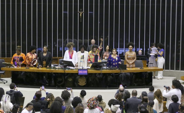 Câmara homenageia Marcha das Mulheres Negras; debatedoras defendem mais representatividade – Notícias