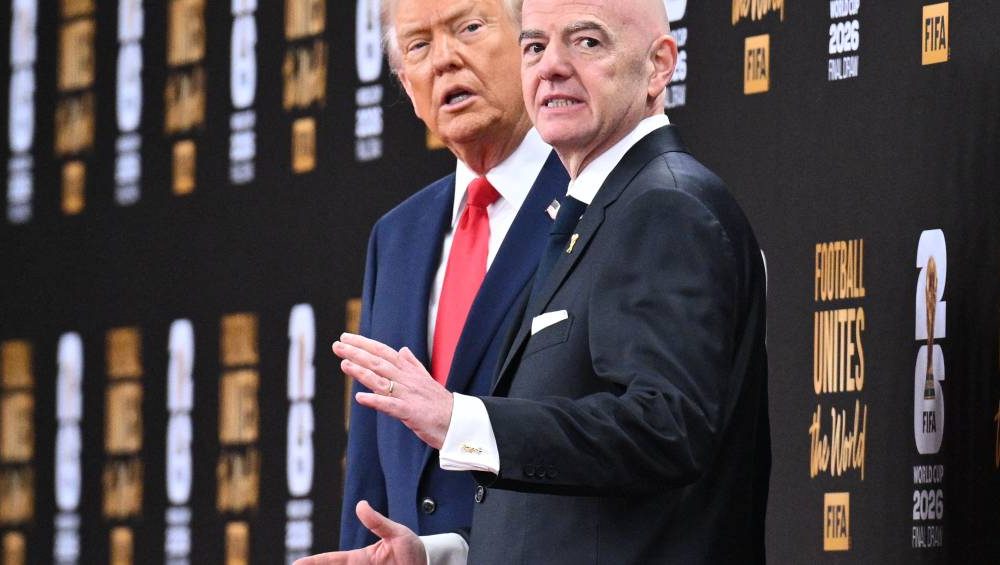 Após Prêmio de Paz a Trump, Gianni Infantino é acusado de violar código de ética da Fifa