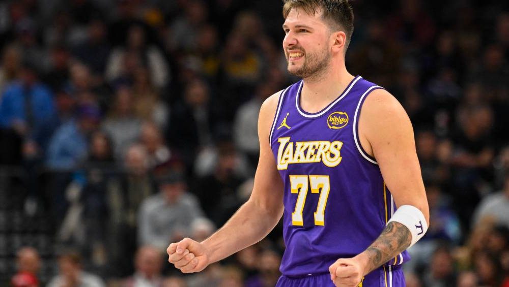 Com triplo-duplo de 45 pontos, Luka Doncic bate novo recorde com o Lakers