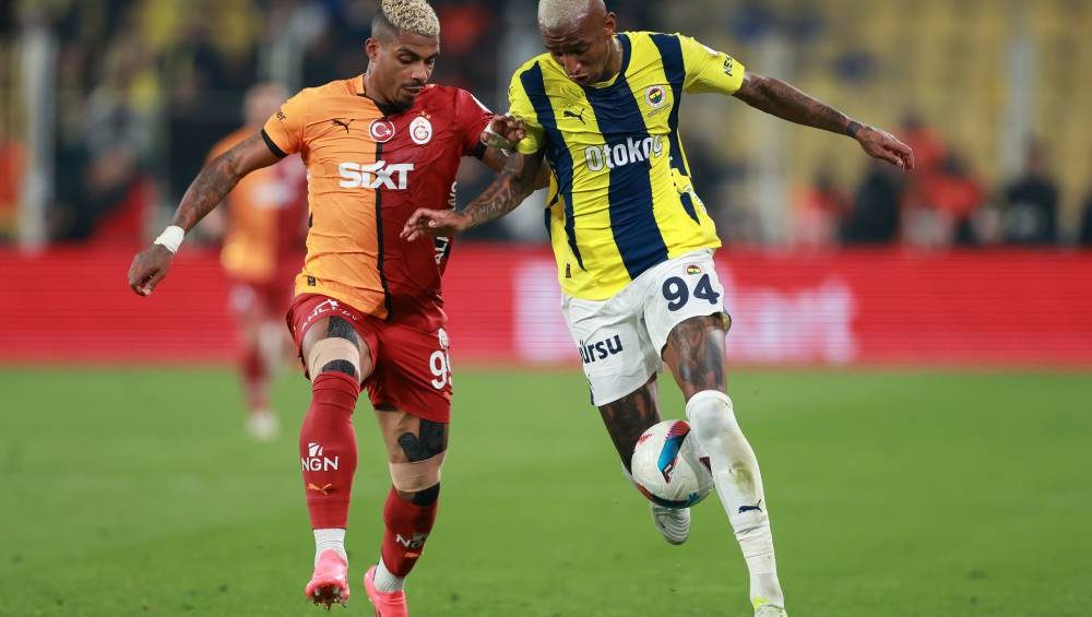 Jogos de hoje, segunda, 1 de dezembro: onde assistir futebol ao vivo e horários