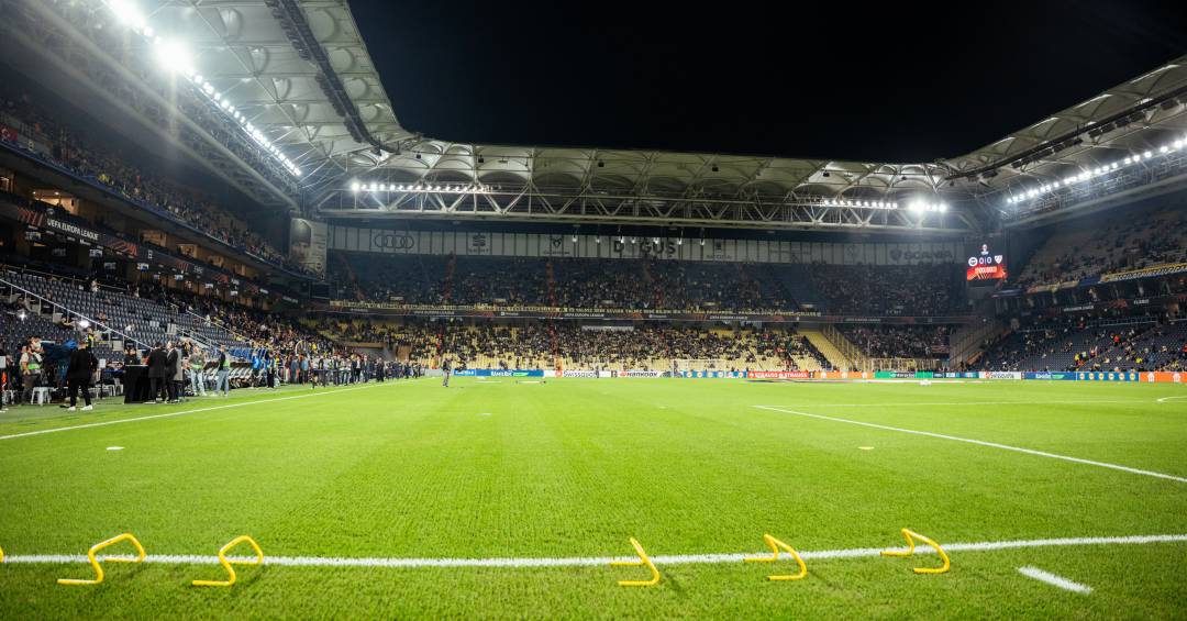 Fenerbahçe x Aston Villa: onde assistir, horário e escalações