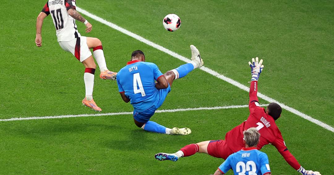 Flamengo vence Cruz Azul com dois gols de Arrascaeta e avança no intercontinental