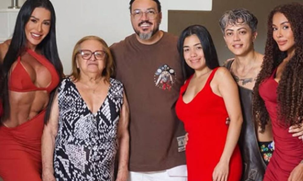 Gracyanne Barbosa rebate crítica por passar o Natal com Belo: 'Somos uma família'