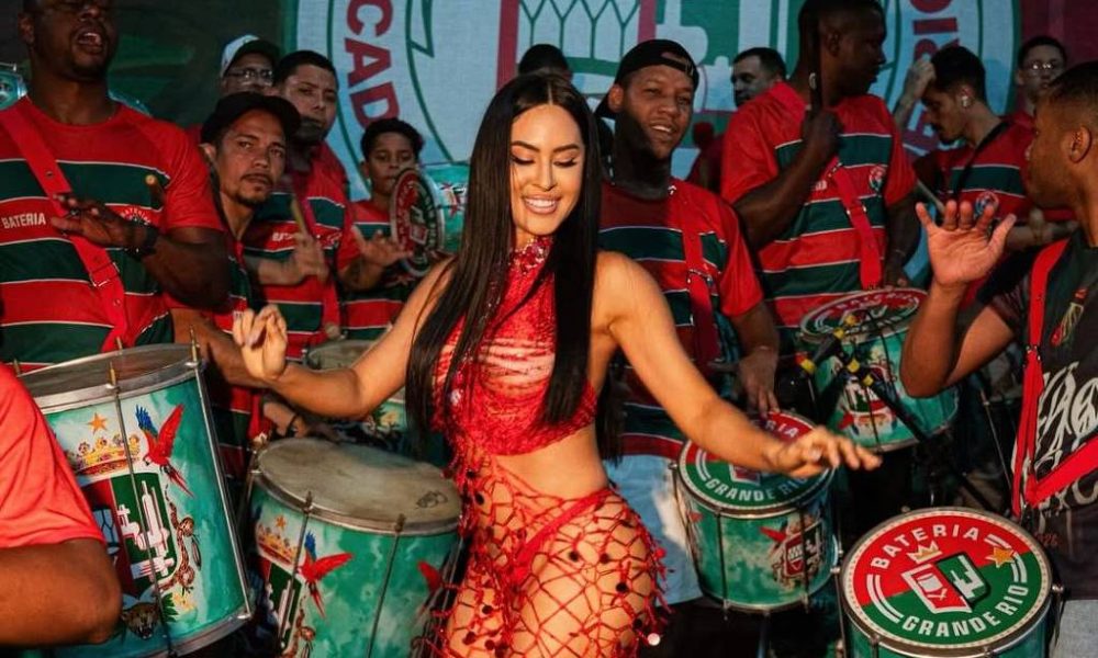 Isabelle Nogueira deixa posto de musa da Grande Rio