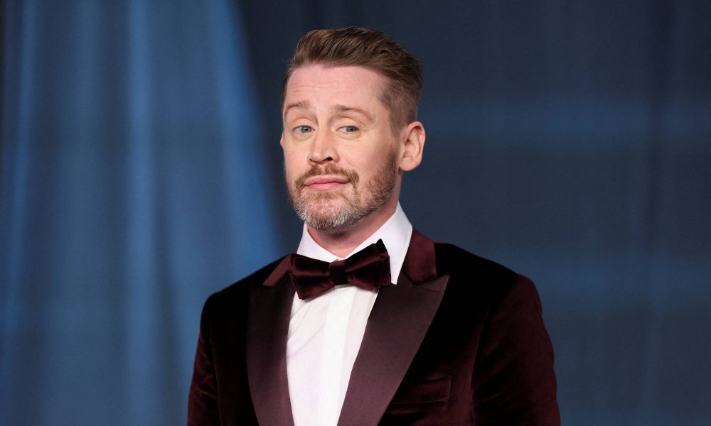 Macaulay Culkin relembra solidão na infância e fala sobre pausa na carreira: 'Queria me divertir'