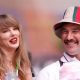 Travis Kelce diz que o presente favorito que Taylor Swift recebeu dele foi um fatiador de pão