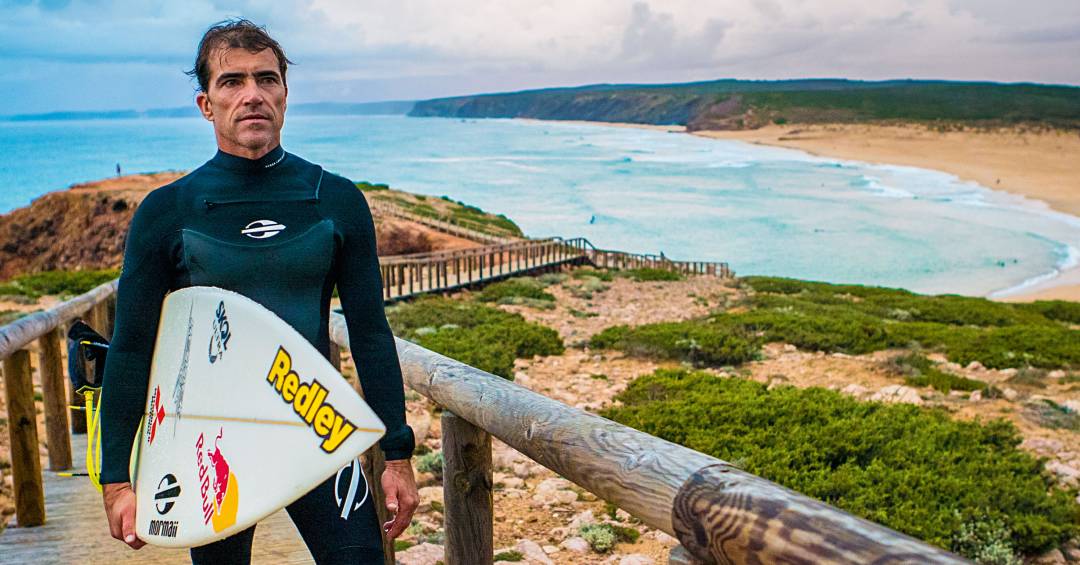 Carlos Burle fala de acidente impressionante com ondas gigantes | VEJA Gente