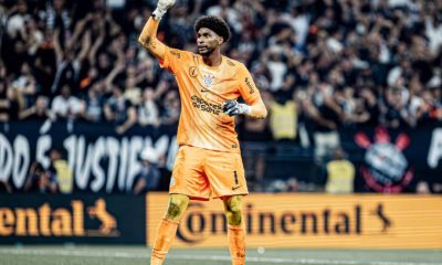 Hugo brilha contra o Cruzeiro e leva o Corinthians à final da Copa do Brasil