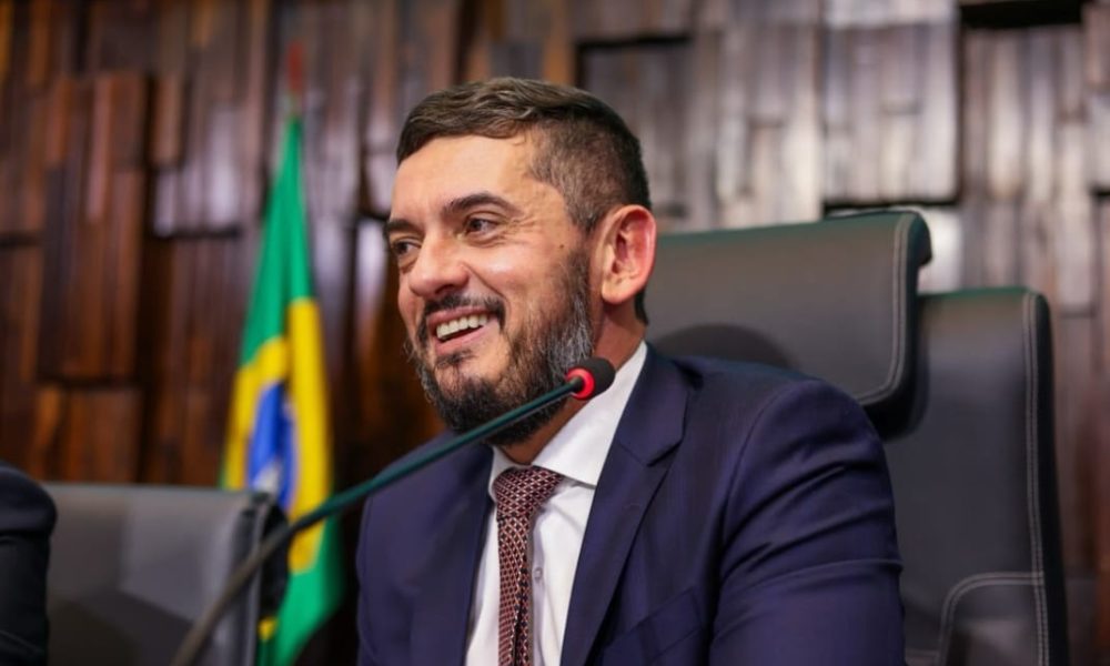 Aliado de Bacellar exonerado por Delaroli no dia da operação da PF retorna à Alerj como chefe de gabinete