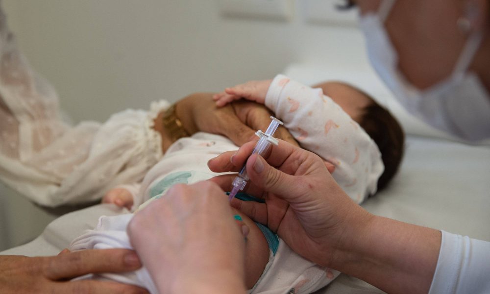 País atinge meta de duas vacinas para bebês em 2025 – 15/01/2026 – Equilíbrio e Saúde