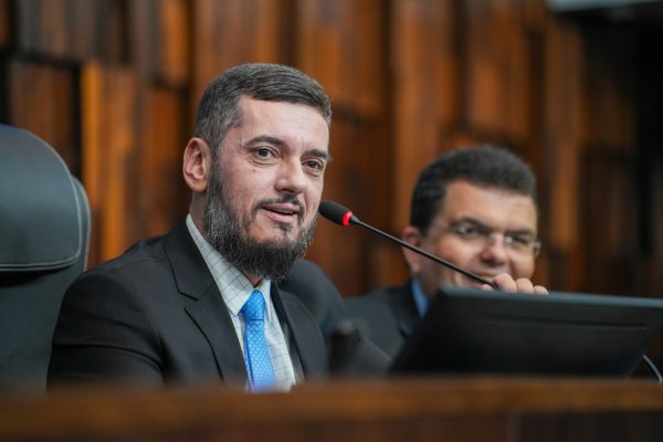 Celular de Rodrigo Bacellar: PF termina análise de mensagens e dados no fim do mês