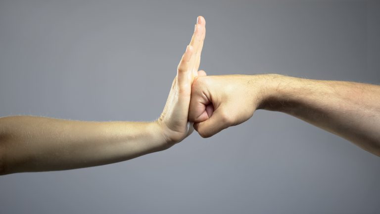 Lei obriga poder público a divulgar a cada dois anos relatório com dados sobre violência contra mulheres – Notícias