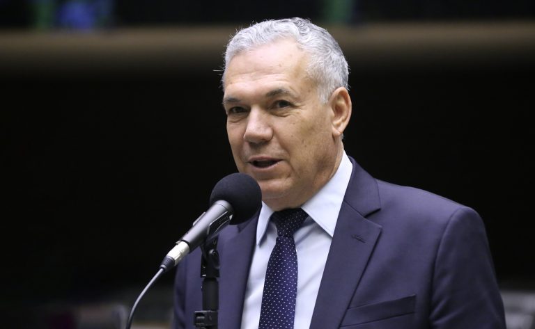 Comissão aprova atendimento telefônico exclusivo para pessoas idosas em bancos – Notícias