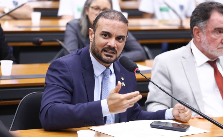 Comissão aprova projeto que obriga câmeras de reconhecimento facial em estádios – Notícias